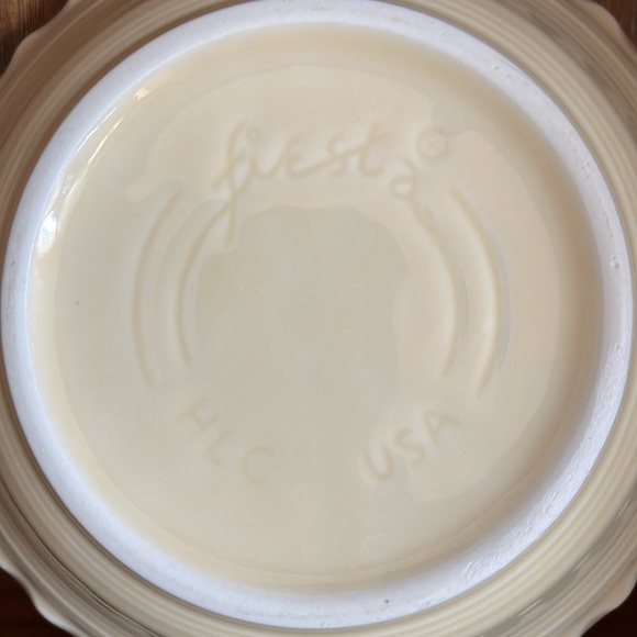 FIESTA 6” Small Pie Baker in Ivory- Retired color! - Picture 2 of 6